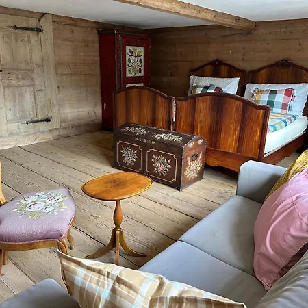 منزل للإقامة Historic Swiss Room Mit Garten