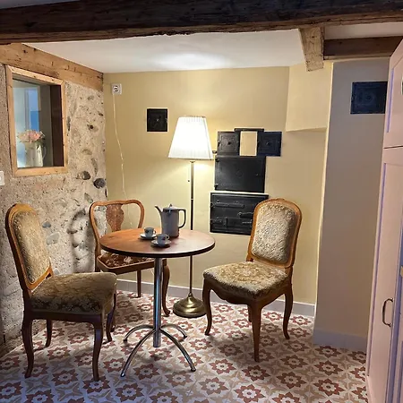 منزل للإقامة Historic Swiss Room Mit Garten Brunnadern