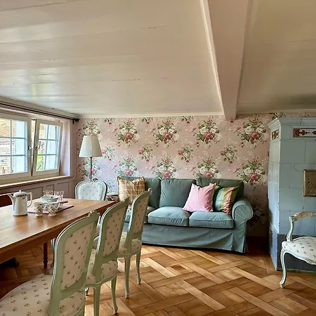 Historic Swiss Room Mit Garten * Brunnadern