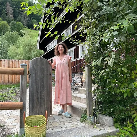 Homestay Historic Swiss Mit Garten