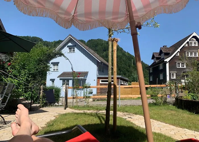 Historic Swiss In Rosalie Kwatera prywatna Brunnadern